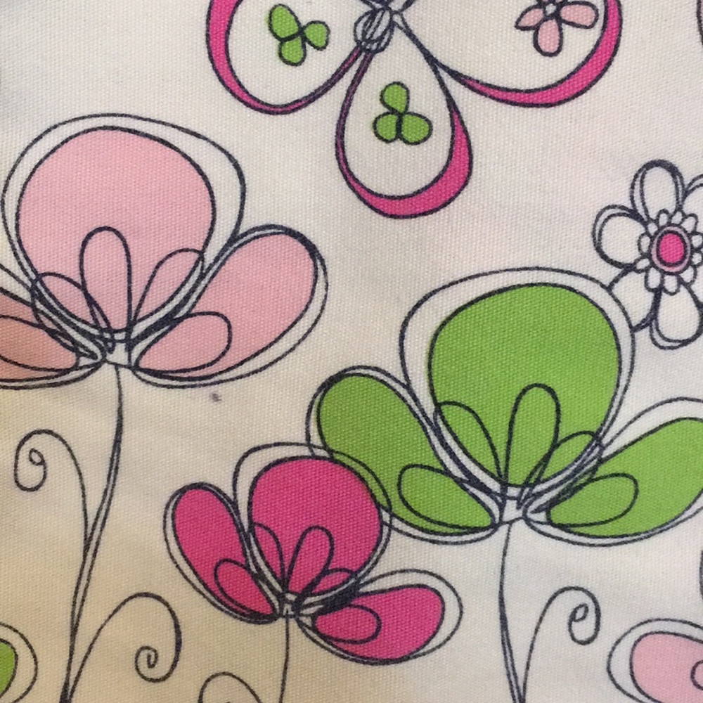 White Cross Floral Scrub Top Size X-Small - Picture 3 of 3